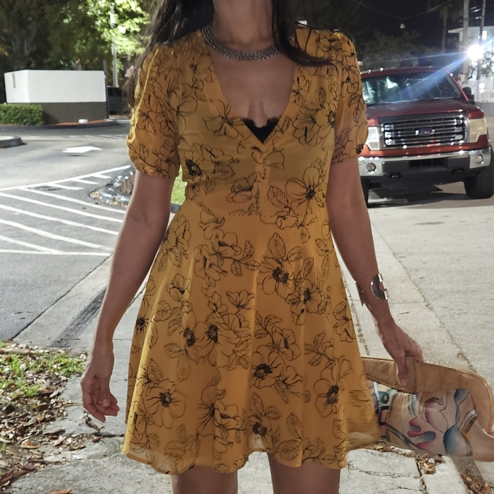 Floral V-Neck Yellow Short Sleeve Dress